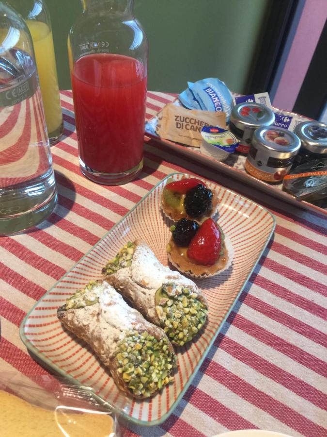 B&B Via Roma 41 벤티밀리아 외부 사진